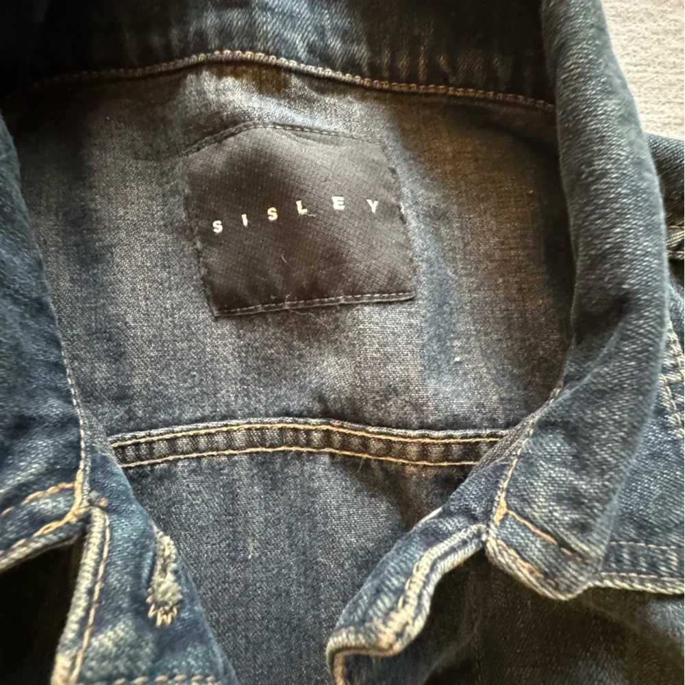 Sisley vintage Denim jacket. Small. Great condition. Very flattering Jean jacket - Picture 2 of 12
